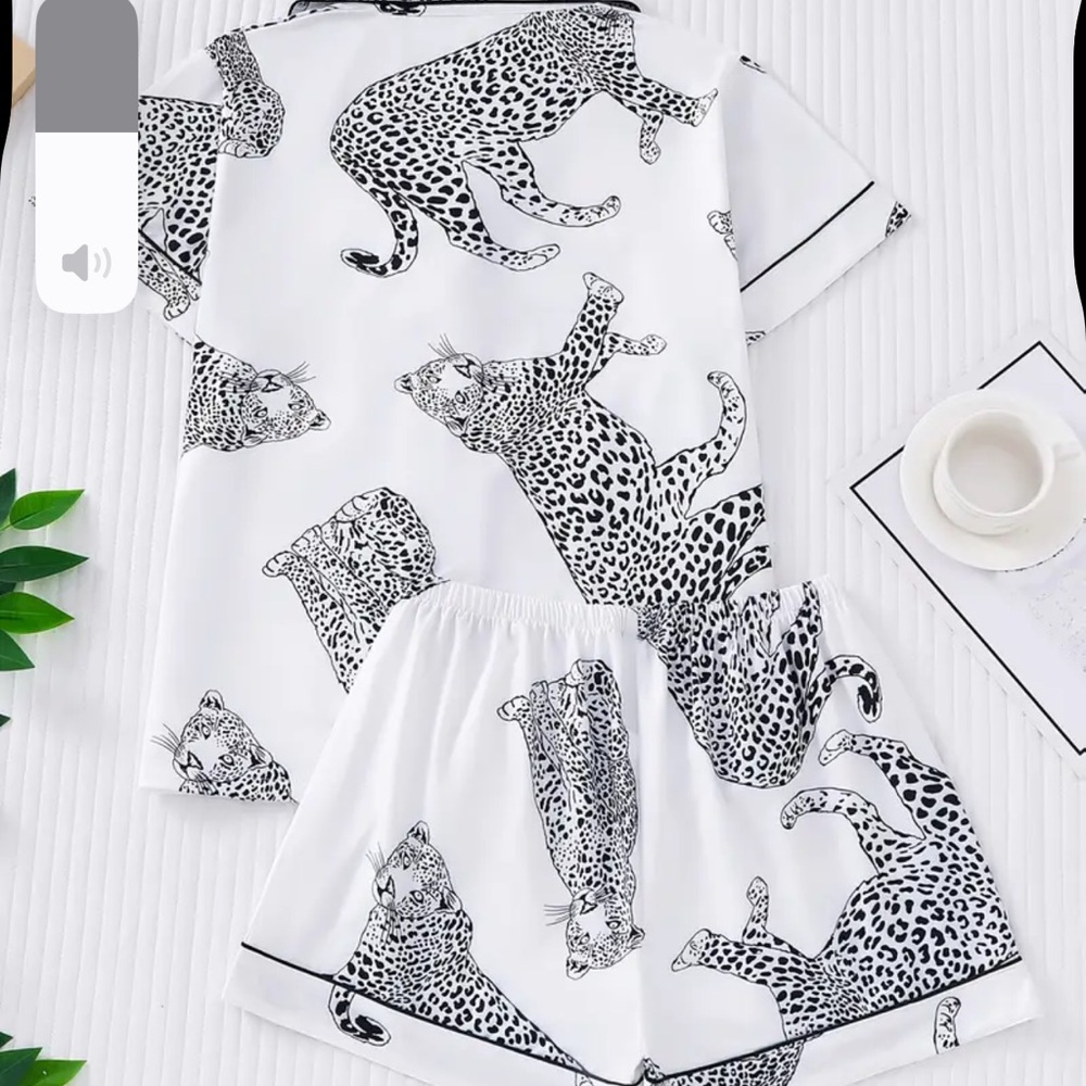 Stylish Leopard Print Lounge Set